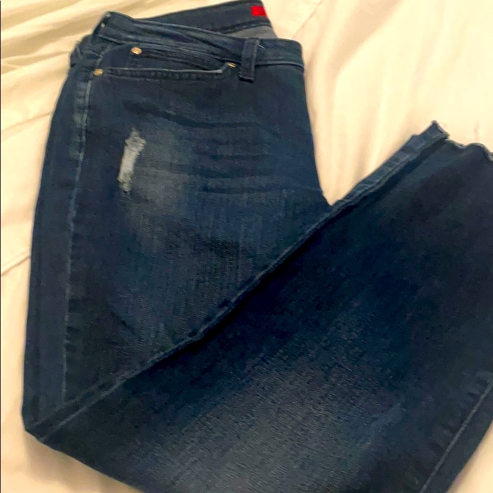 J Lo Capri’s
